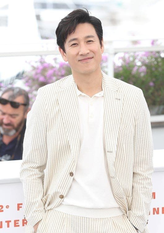 Lee Sun Kyun Will Not Appear in Hollywood Film  Cross  - 77