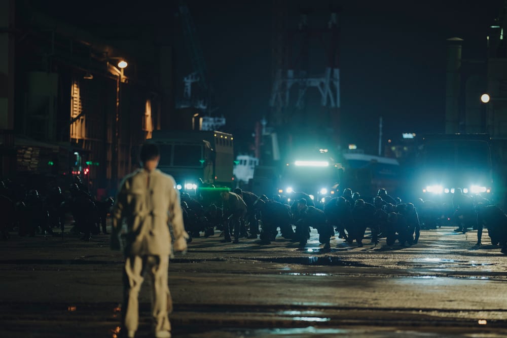    Seobok    Drops New Still Photos that Give a Glimpse into Gong Yoo and Park Bo Gum   s Bromance - 15