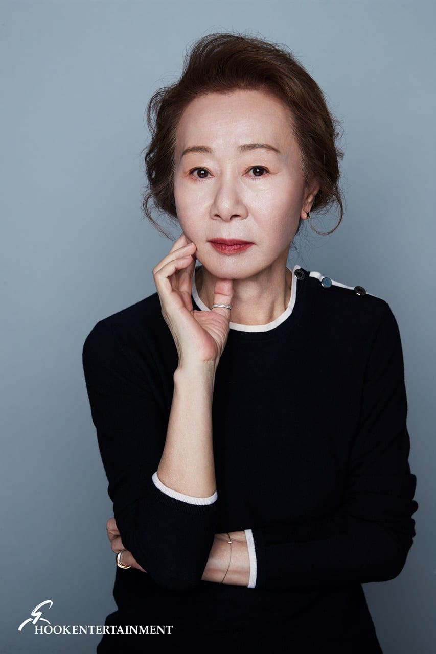 Youn Yuh Jung Opens Up About the Meaning of Happiness and Her Biggest Fears - 12