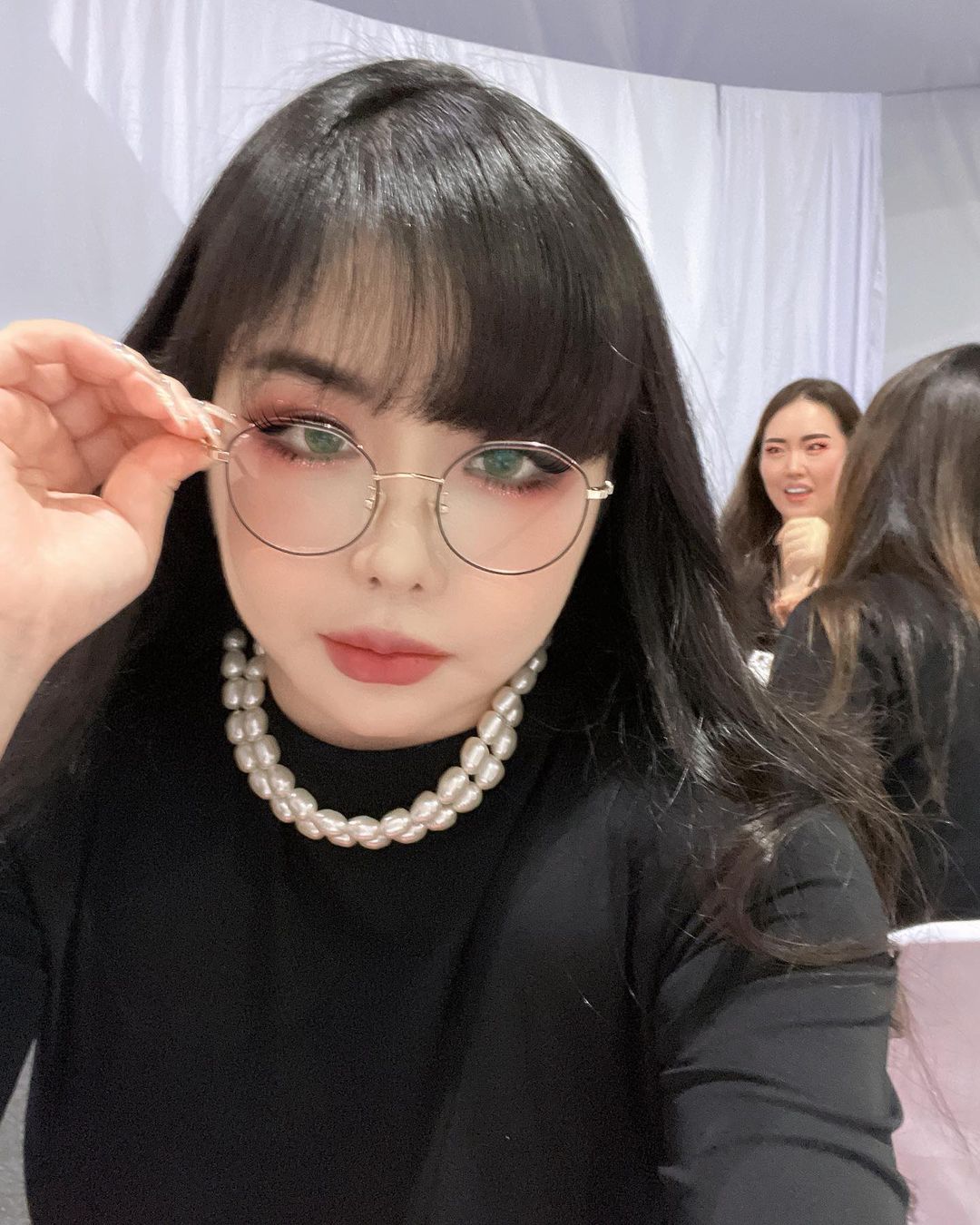 Park Bom Shocks Fans With Unrecognizable New Look - 65