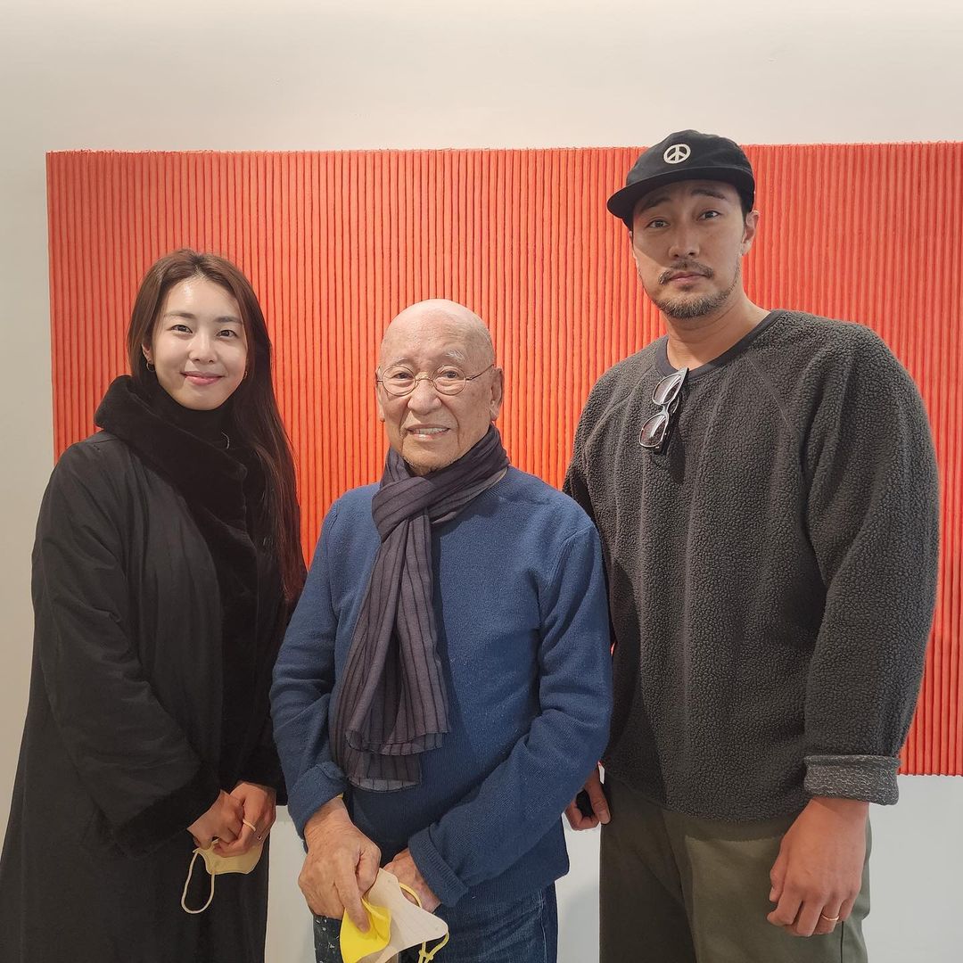 So Ji Sub and Cho Eun Jeong Spotted With Painter Park Seo Bo - 2