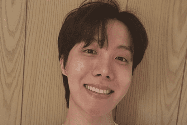 Мин юнги 2023. Bts чонгук 2022. Member j. Кореец. Member j.