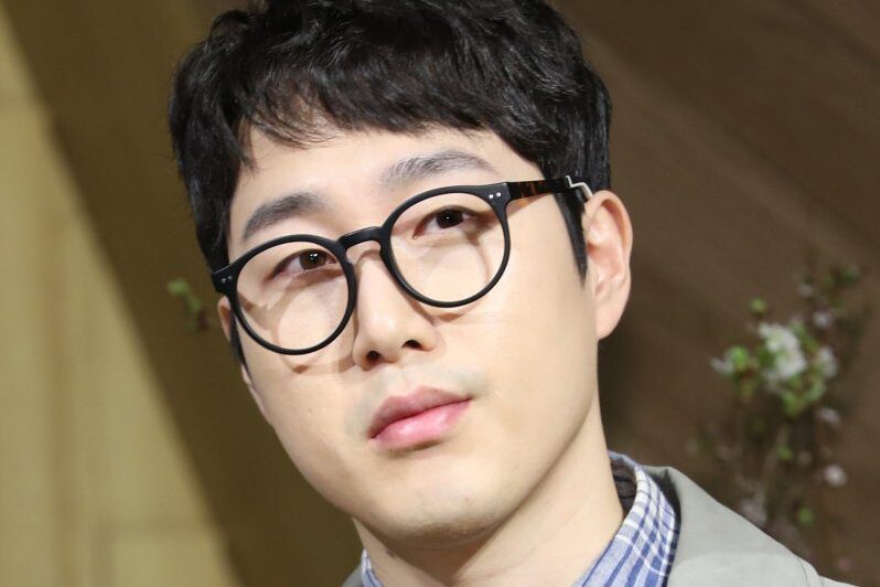 Fans Applaud Jang Beom June’s Decision to Cancel Concert Due to Ticket