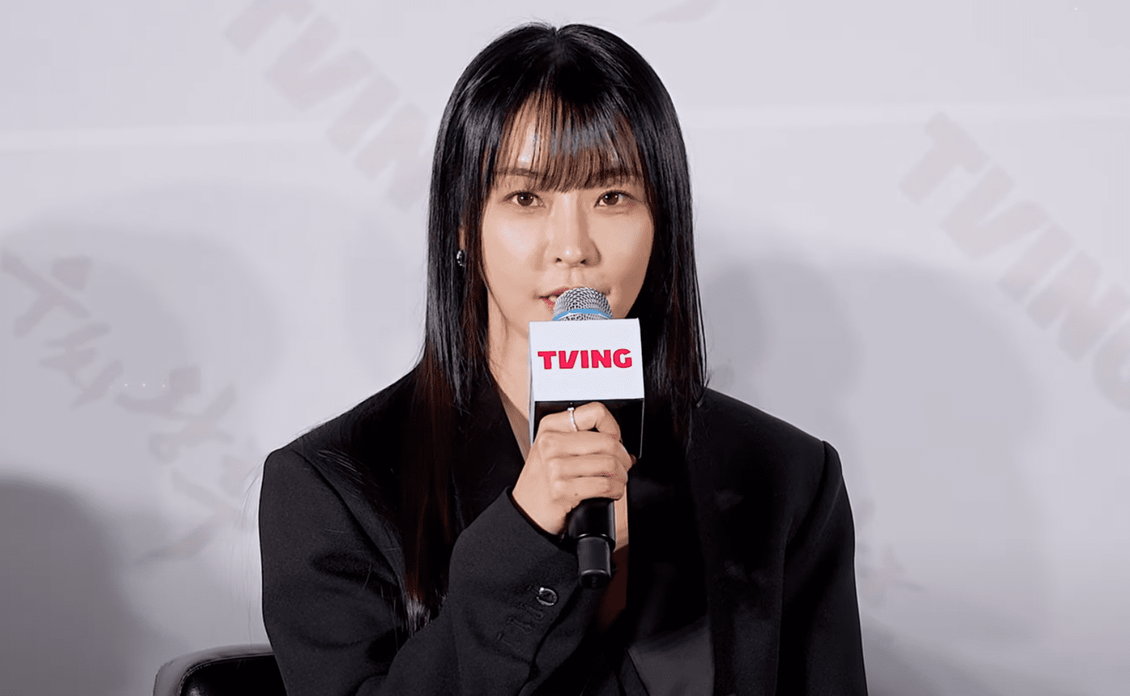 Jung Yumi Admits to Early Hesitation About Sexual Scenes in 'Queen