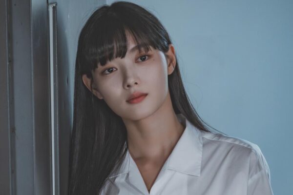Kim Yoo Jung Dominates Global Charts with ‘Dear X,’ Earning Praise for Her Darkest Role Yet