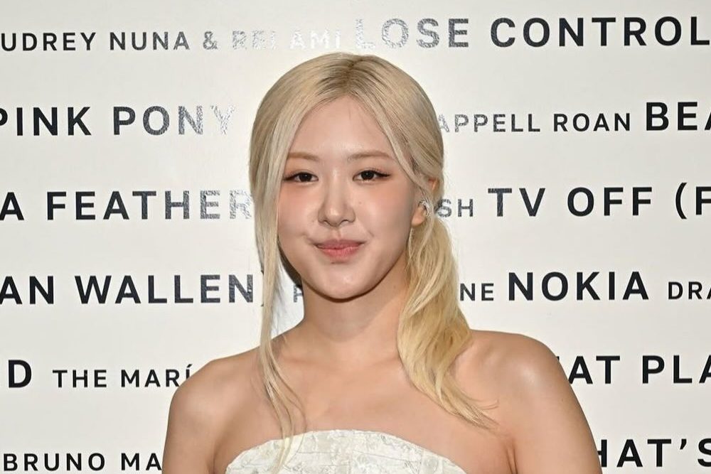 Rosé Crowned Global Hitmaker by Variety, Makes K-pop History