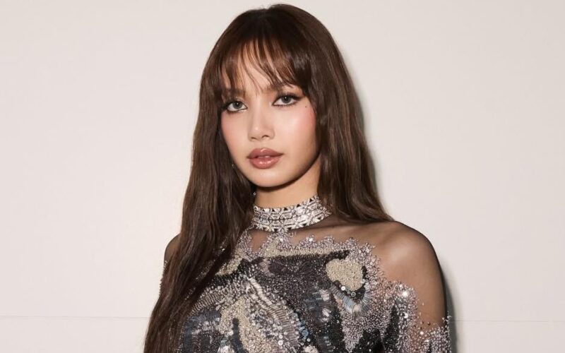 blackpink lisa golden globes