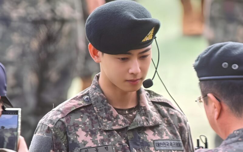 cha eun woo military