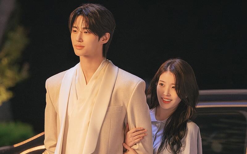 iu byeon woo seok perfect crown