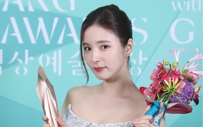Shin Sae Kyeong baeksang