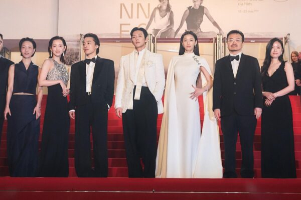 Jun Ji Hyun and Ji Chang Wook’s ‘Colony’ Earns 7-Minute Ovation at Cannes Premiere