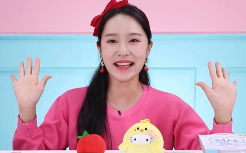 YouTuber Hey Jini
